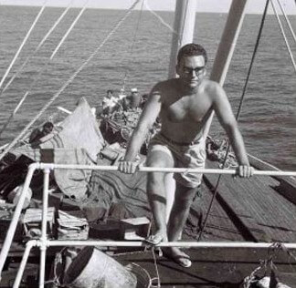 Jean-Marie Domard sur son bateau