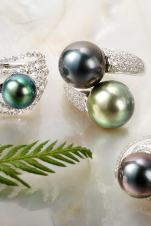 Tahitian Pearl rings of white gold and diamonds and multi-hued pearls