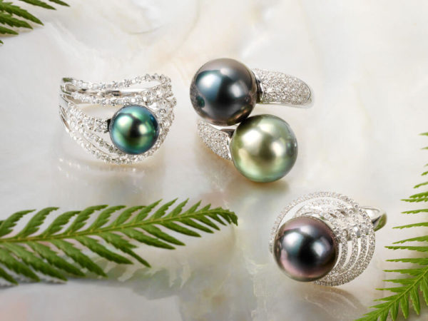 Tahitian Pearl rings of white gold and diamonds and multi-hued pearls