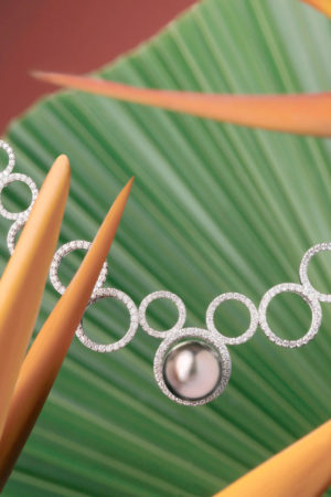 Collier perle de Tahiti en or blanc 18 carats et diamants.