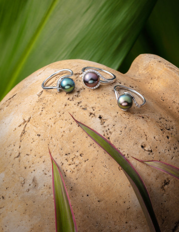 Tahitian Pearl and diamond rings in 18Kt white gold.